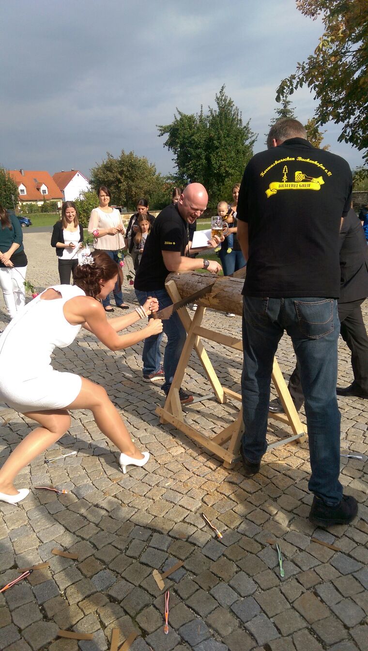 Baumstamm sägen